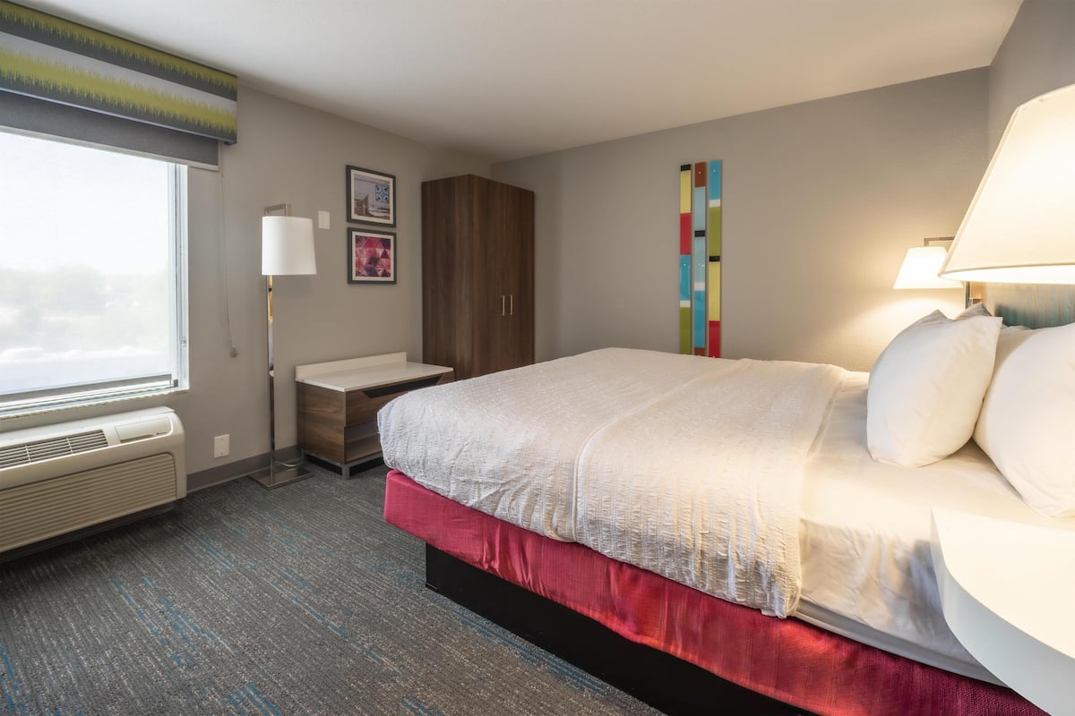 In-room safe, desk, iron/ironing board, free cribs/infant beds
