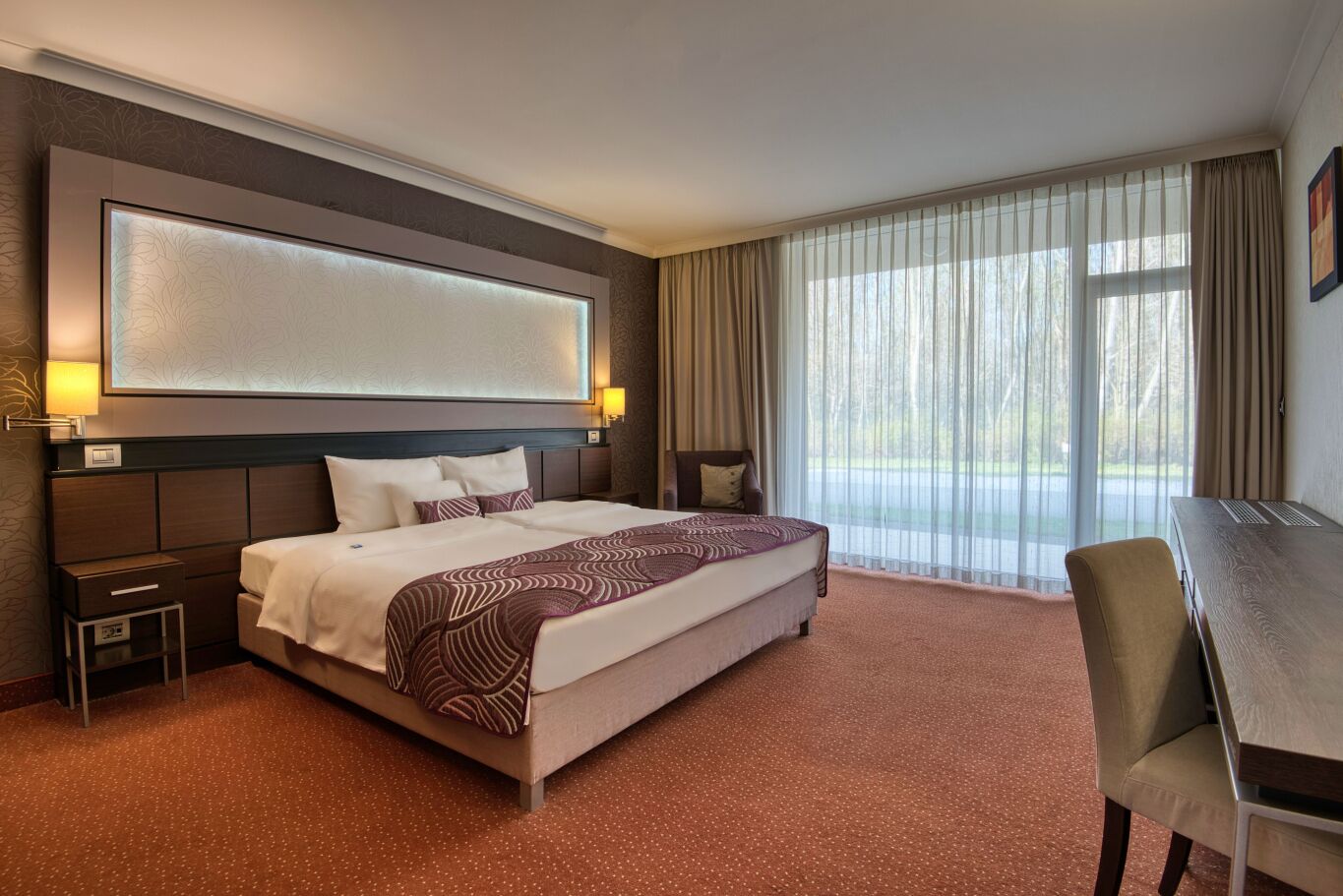 Hypo-allergenic bedding, in-room safe, desk, soundproofing