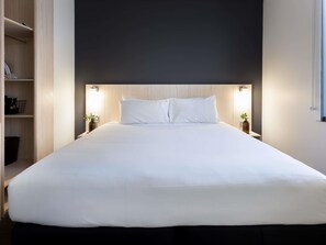 Habitación superior, 1 cama King size | Sábanas de algodón egipcio y ropa de cama de alta calidad