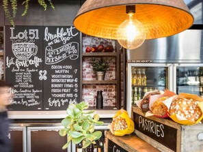 Daily to-go breakfast for a fee - ibis Sydney Barangaroo Hotel (Sydney)