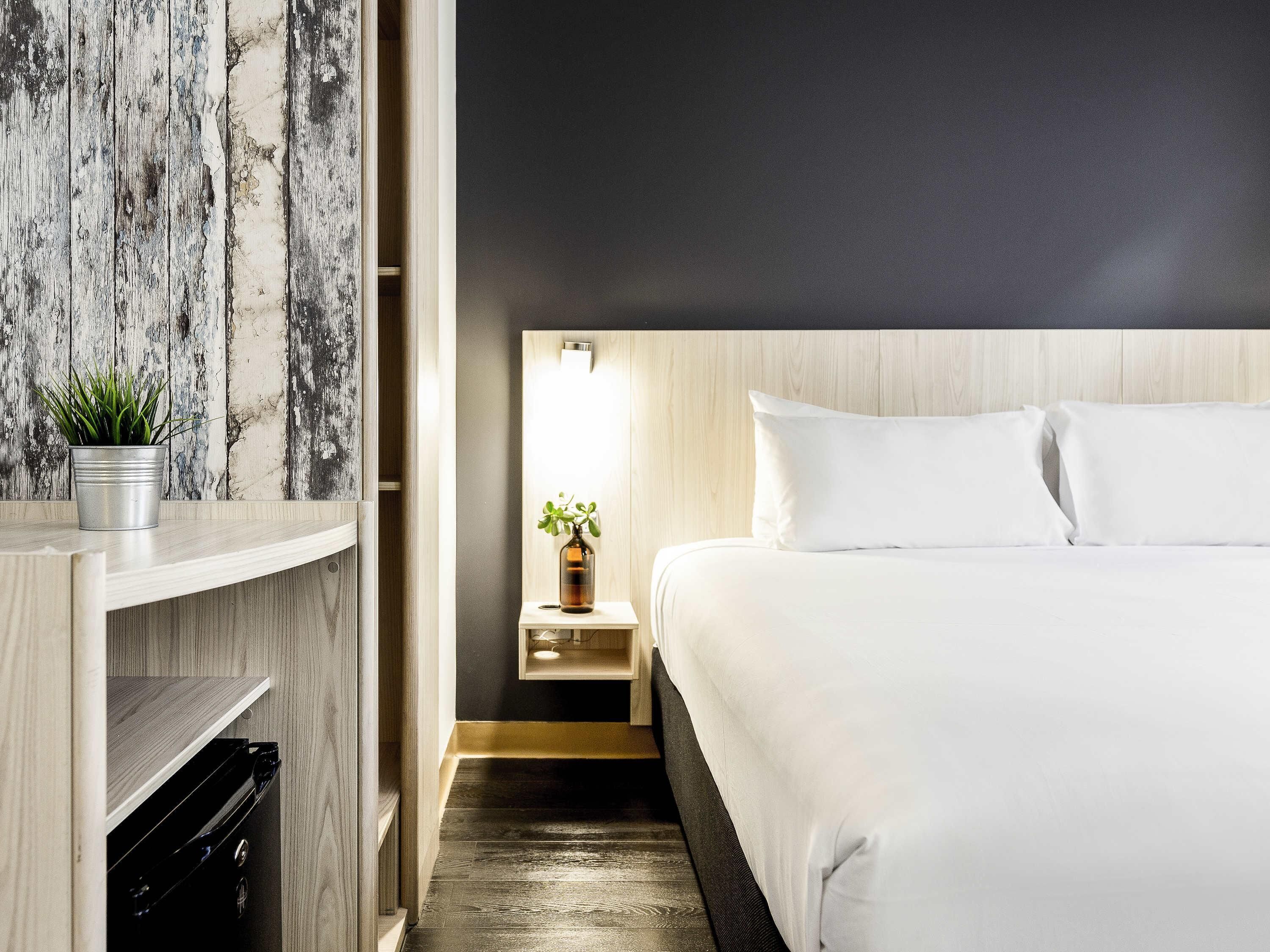 Egyptian cotton sheets, premium bedding, pillow-top beds, desk