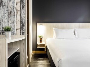 Egyptian cotton sheets, premium bedding, pillow-top beds, desk