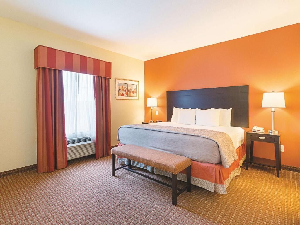 Premium bedding, pillowtop beds, desk, iron/ironing board