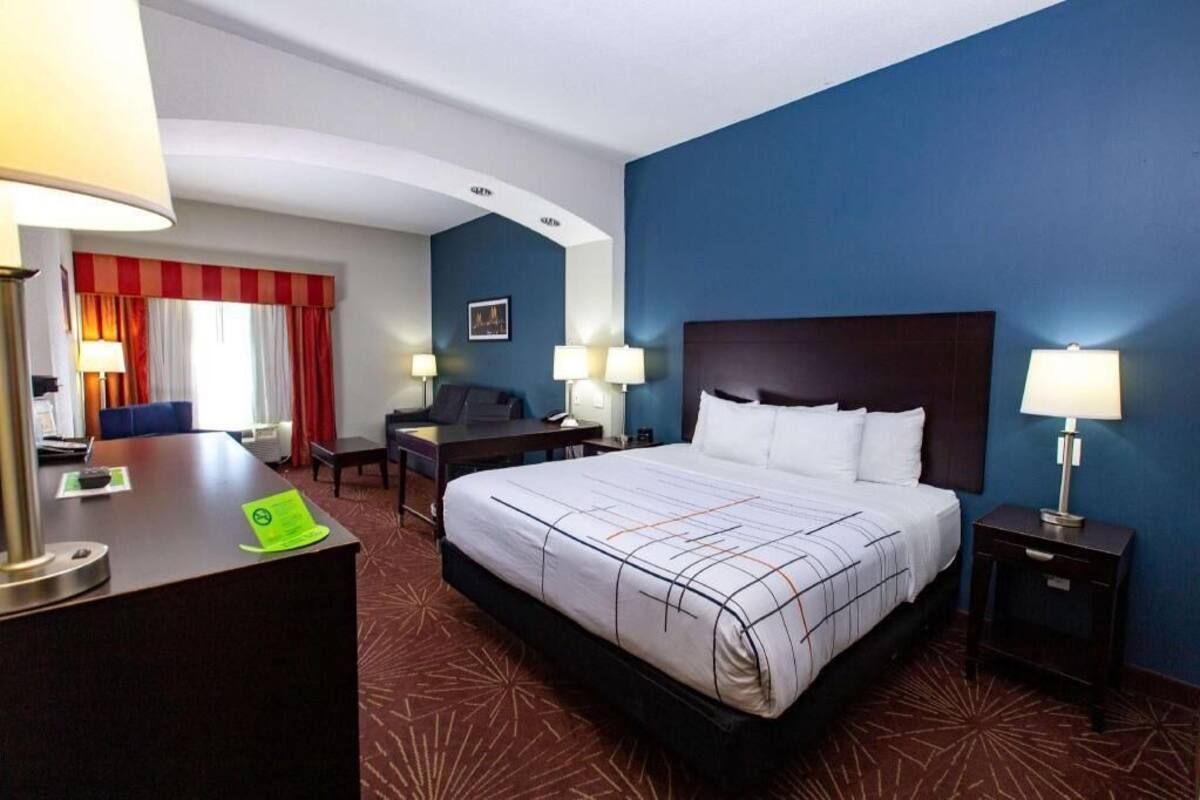 Premium bedding, pillowtop beds, desk, iron/ironing board