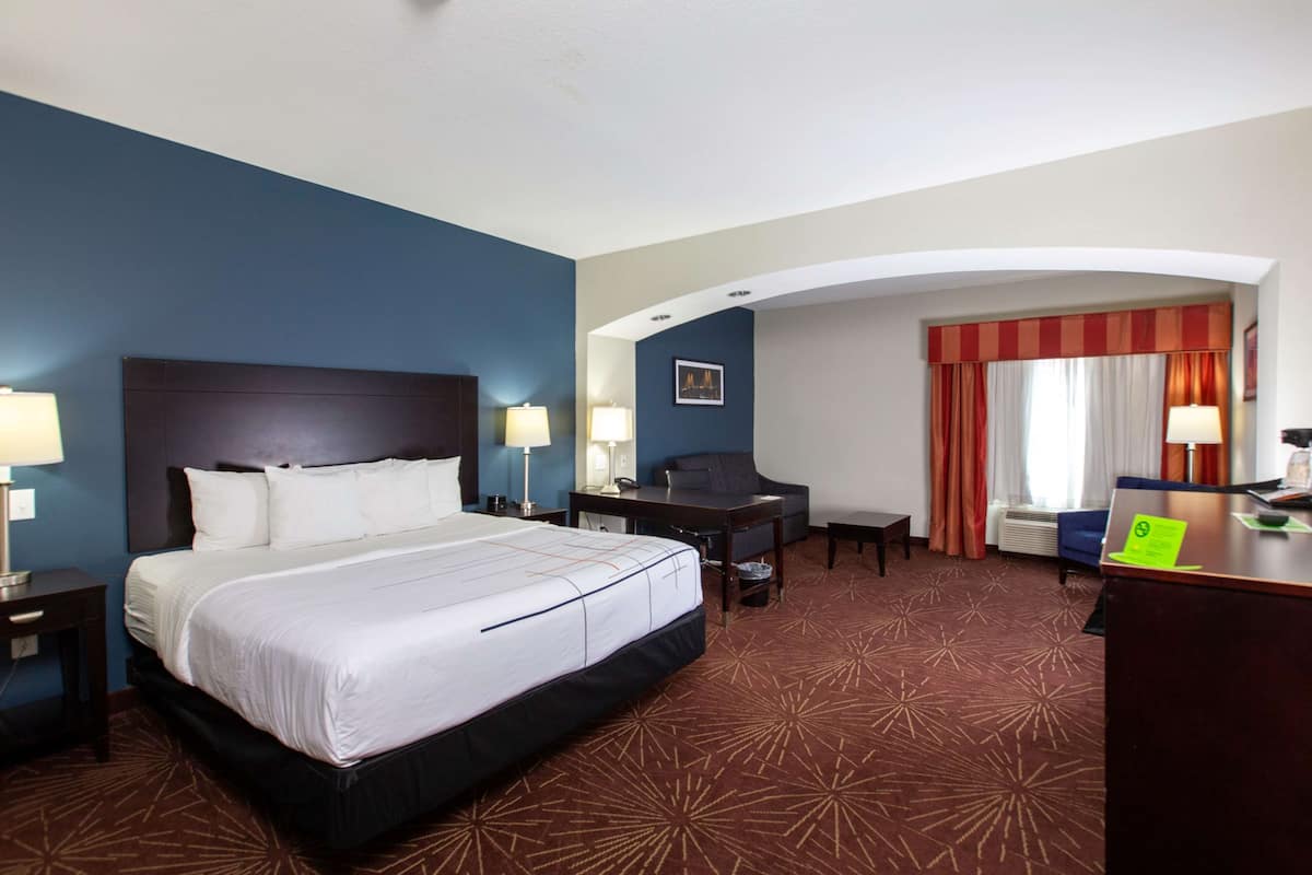 Deluxe Room, 1 King Bed, Non Smoking (Tub with Grab Bars)