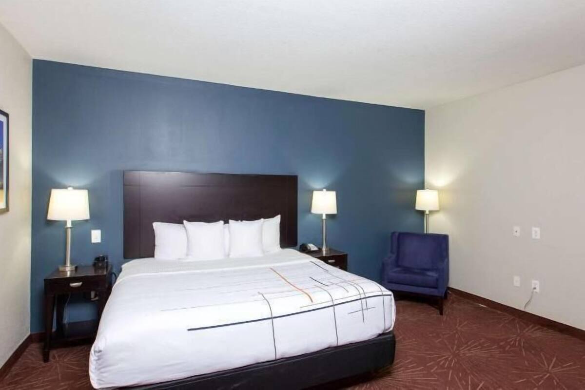 Premium bedding, pillowtop beds, desk, iron/ironing board