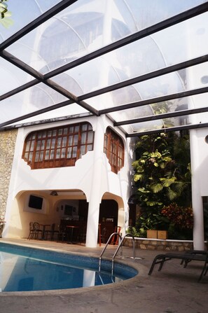 Poolside bar - Hotel Hacienda de los Ángeles by Rotamundos (Comitan de Dominguez)