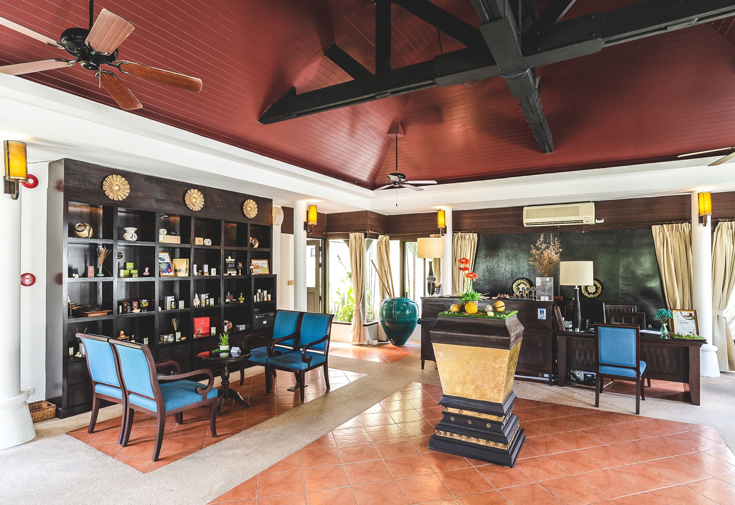 couples treatment room(s), sauna, hot tub, body treatments, aromatherapy