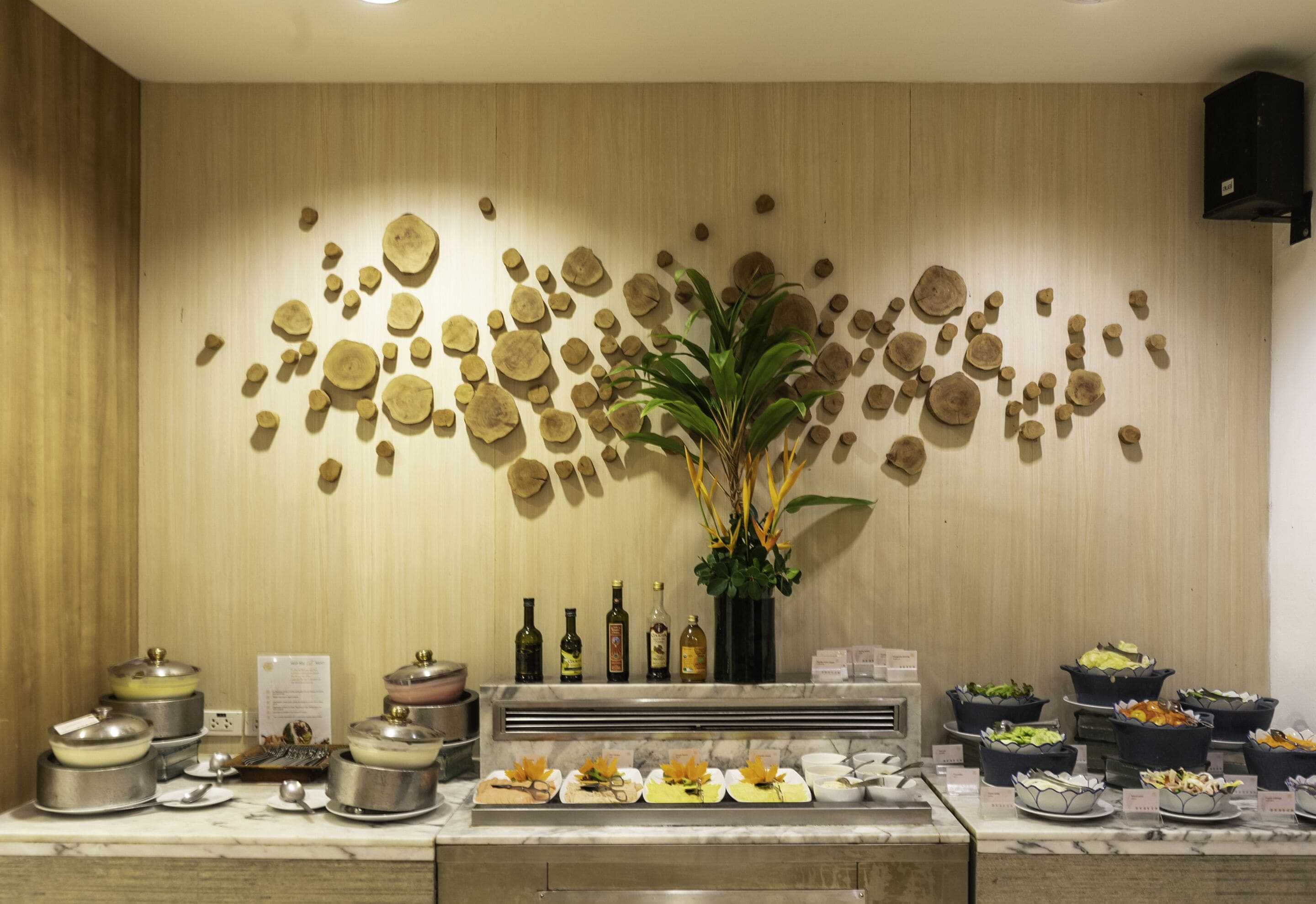 daily buffet breakfast (thb 1200 per person)