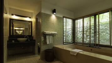 Deluxe Pool Villa | Bathroom | Free toiletries, hair dryer, slippers, towels