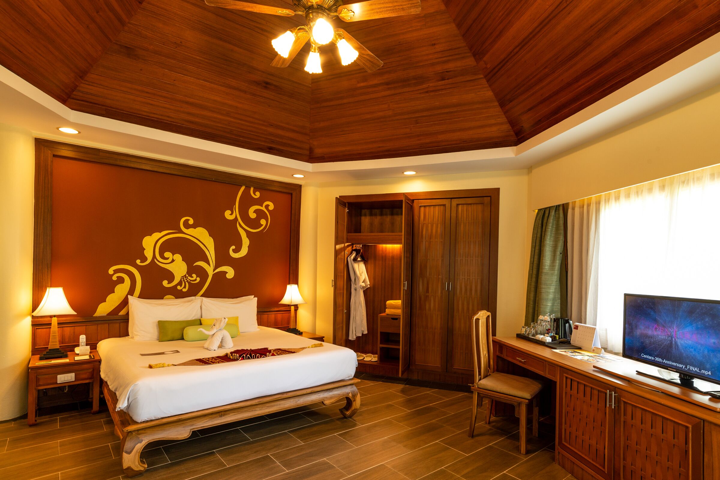 luxury villa, private pool | 1 bedroom, minibar, in-room safe, desk