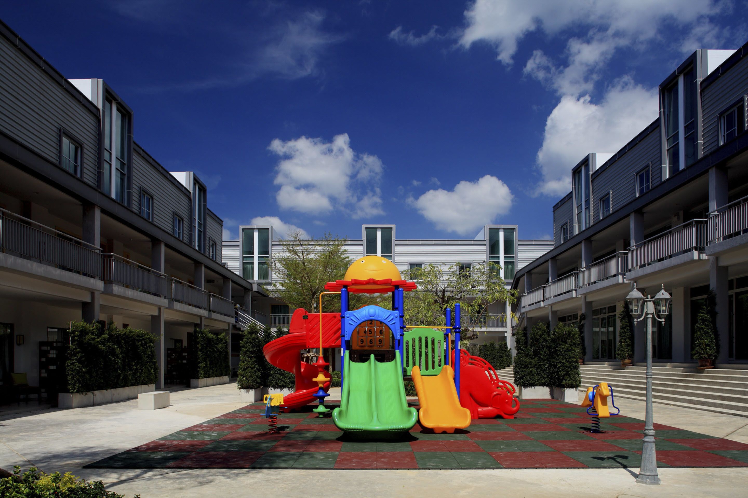 children’s play area – outdoor