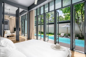 One Bedroom Pool Villa Suite | Peralatan tempat tidur premium, bar mini, peti besi dalam bilik 