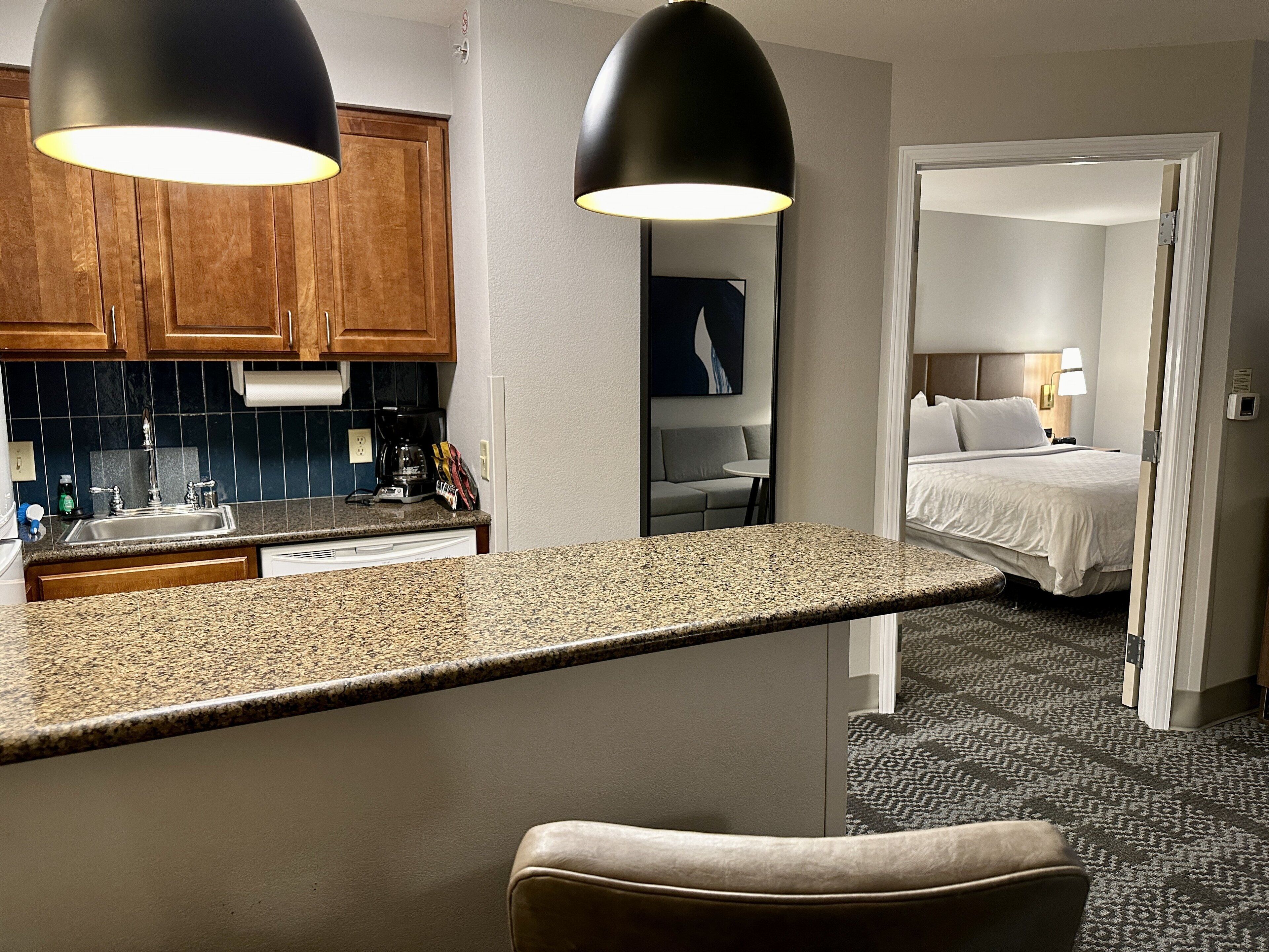 Kamer, 1 queensize bed, toegankelijk voor mindervaliden (Communications, Mobility, Access Tub) | Luxe beddengoed, een bureau, verduisterende gordijnen