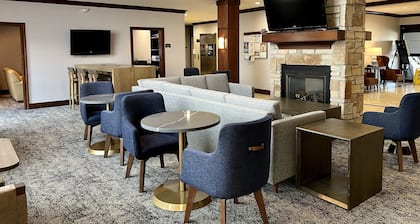 Staybridge Suites Milwaukee West-Oconomowoc by IHG