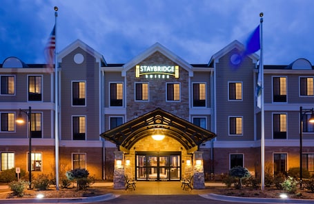 Exterior. Staybridge Suites Milwaukee West-Oconomowoc by IHG