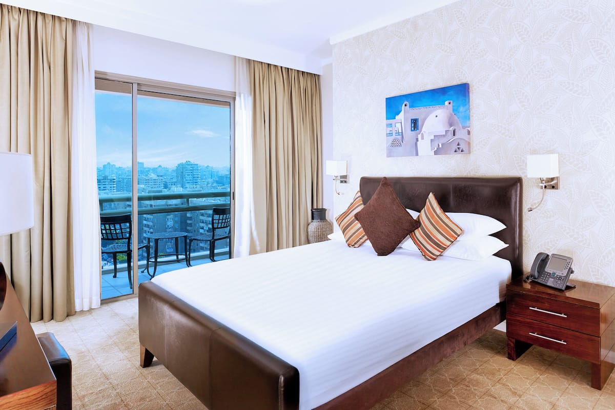 1 bedroom, down duvets, in-room safe, desk