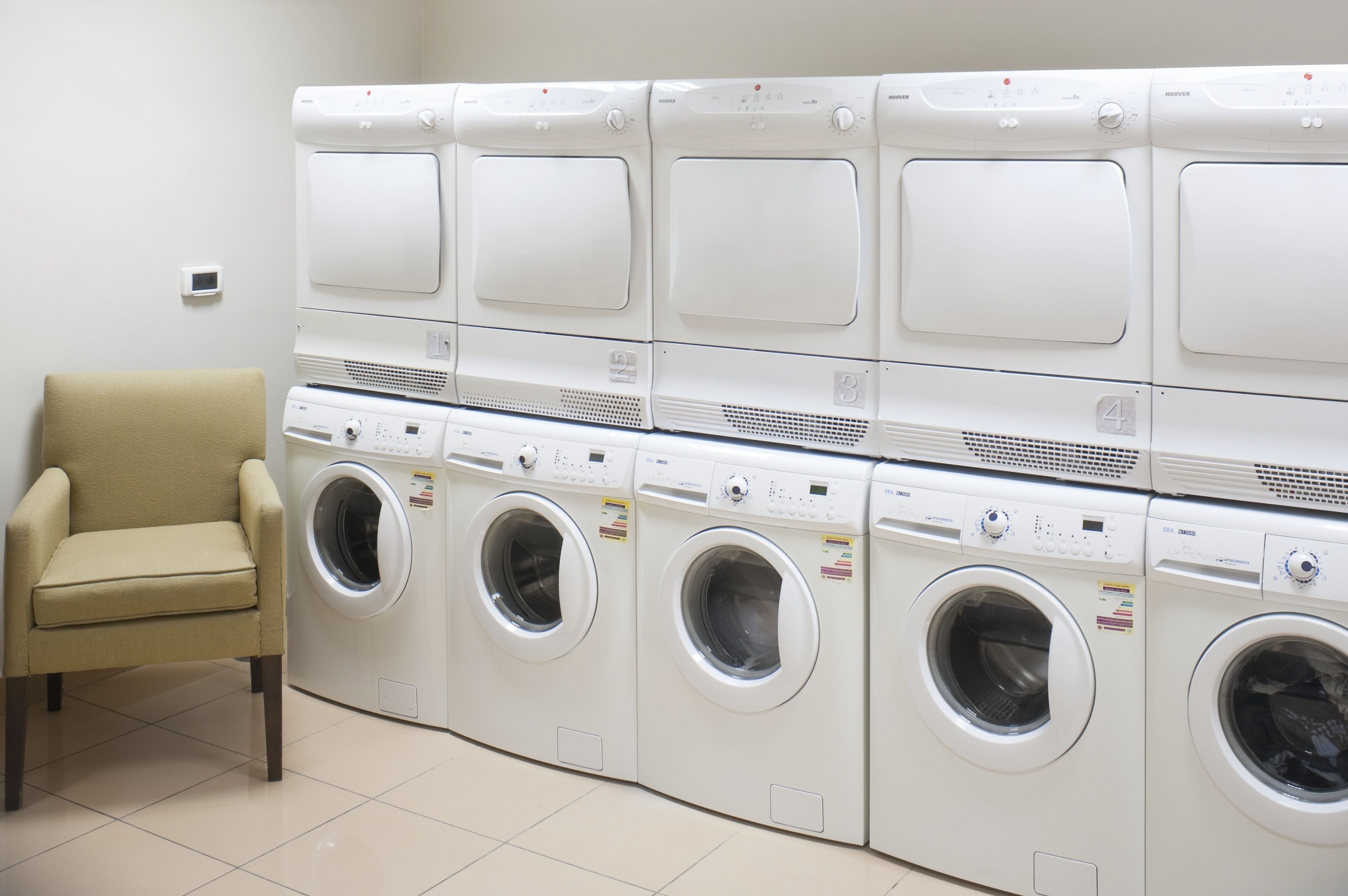 studio suite, 1 queen bed, kitchen | property amenity