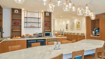 Free daily continental breakfast