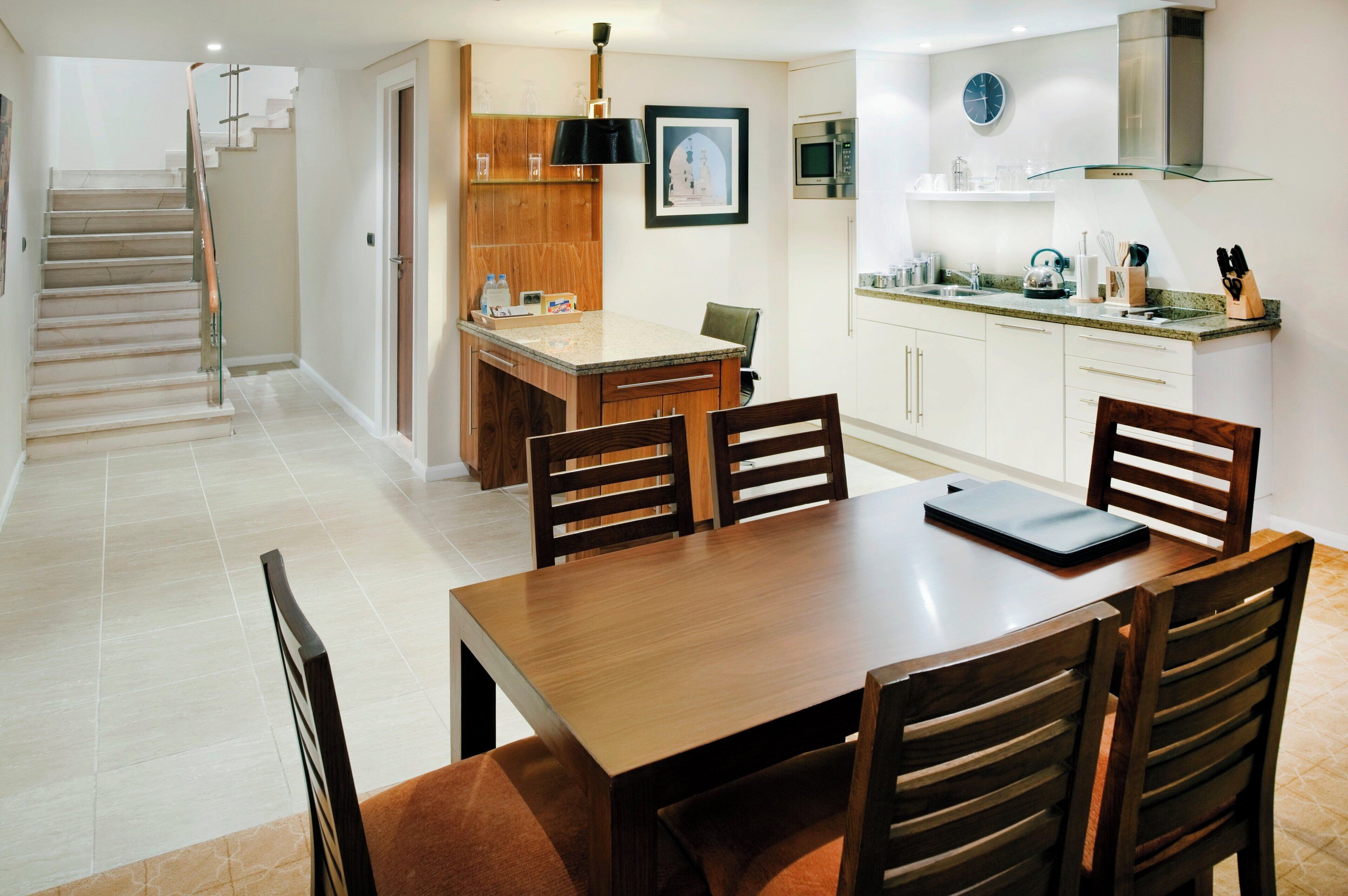 Couette en duvet d'oie, coffres-forts dans les chambres, bureau