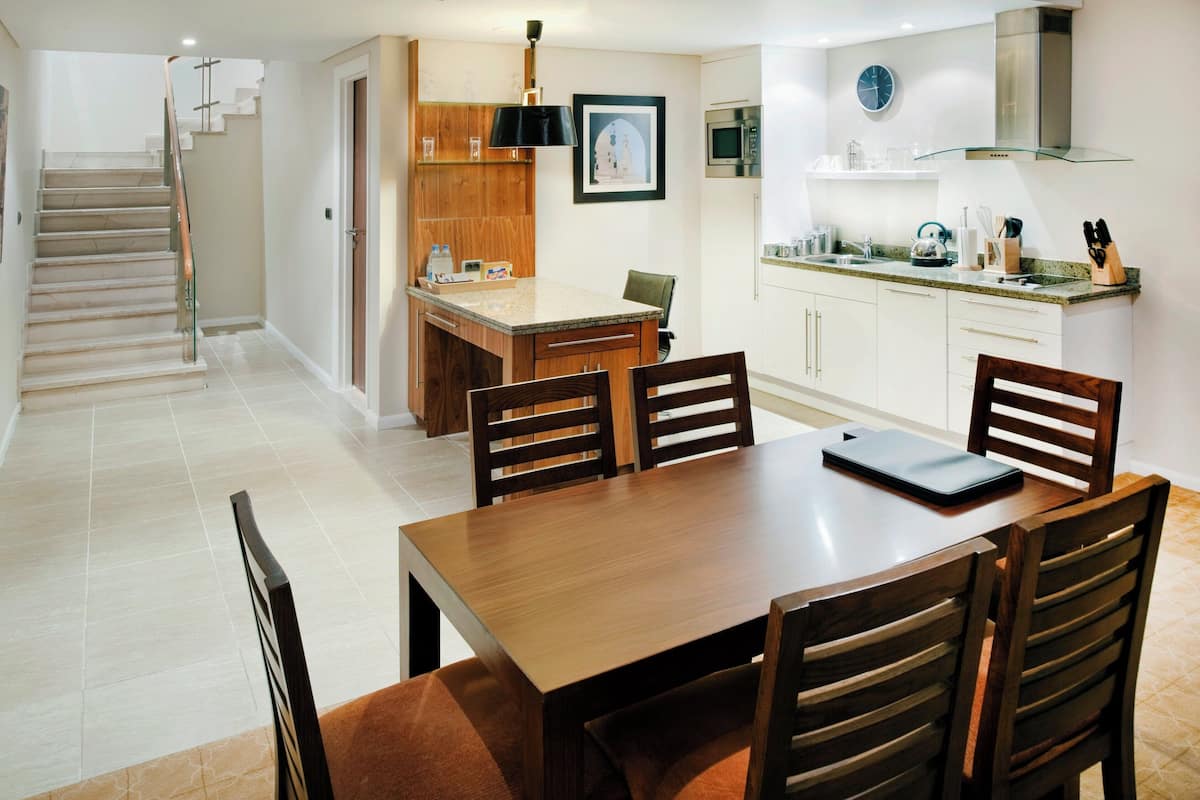 Cobertura, 3 quartos, cozinha | Edredons de pluma, cofres nos quartos, escrivaninha