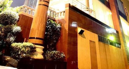 Grand Tower Inn Rama VI Hotel