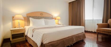 Cofres nos quartos, escrivaninha, quartos à prova de som