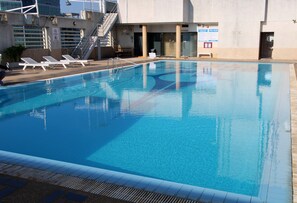 Kolam renang outdoor