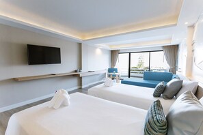 Deluxe Room | Minibar, in-room safe, desk, rollaway beds - The Cha-am Methavalai Hotel (Cha-am)