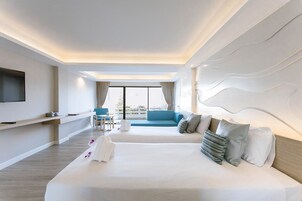 豪華客房 | 迷你吧、房內夾萬、書桌、摺床/加床 (收費)