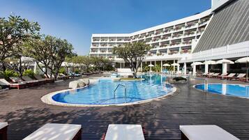 2 piscinas al aire libre