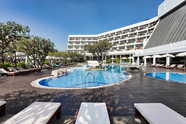 2 piscinas al aire libre