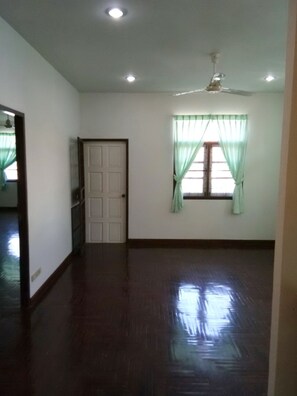 Living area - Lamai Apartment (Patong)