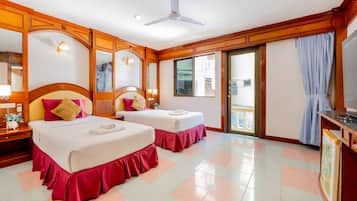 Deluxe Twin Room | Premium bedding, minibar, in-room safe, individually furnished