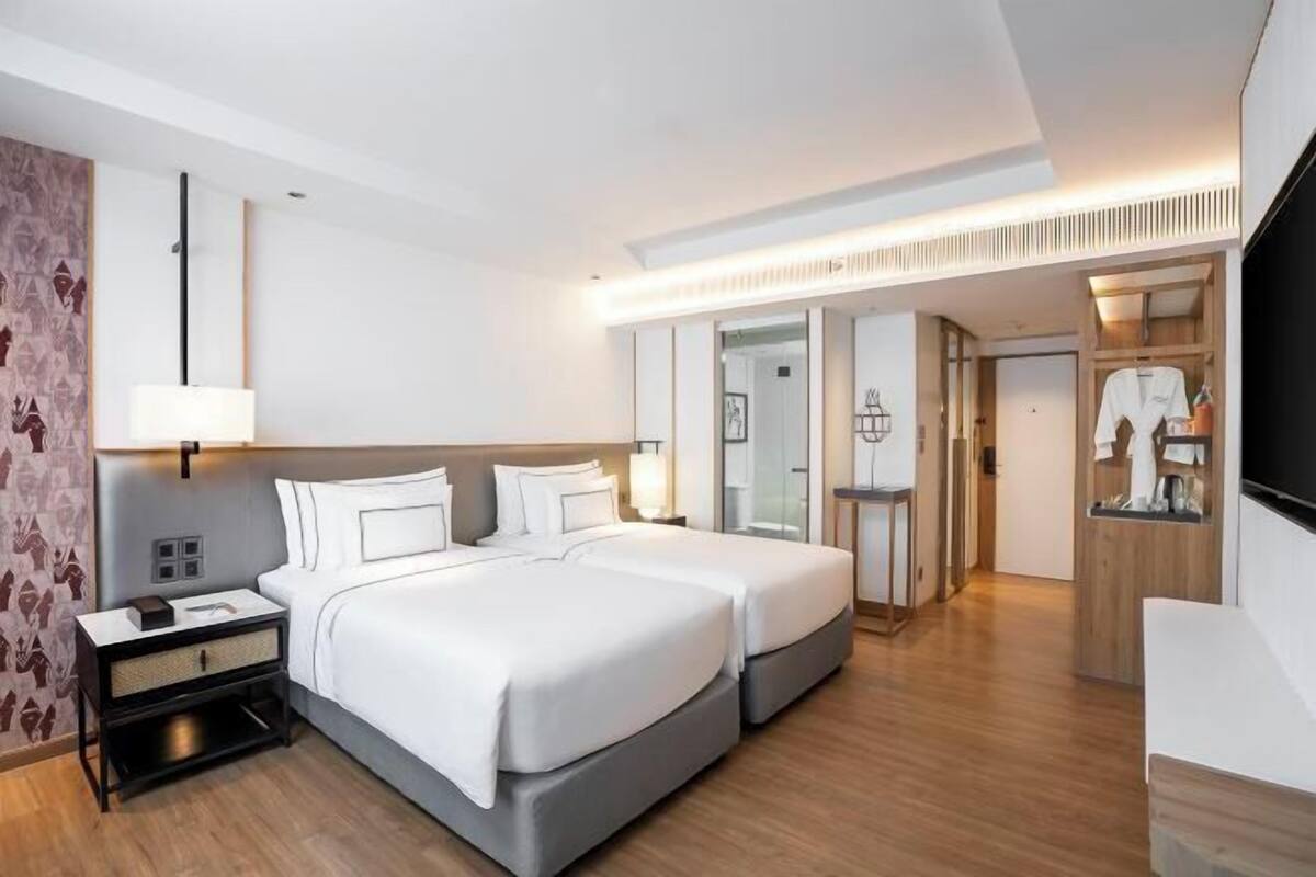 Minibar, in-room safe, desk, blackout curtains