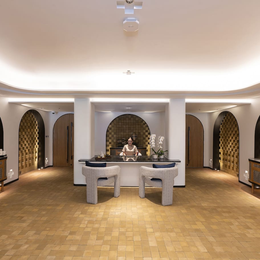 Couples treatment rooms, sauna, body treatments, aromatherapy