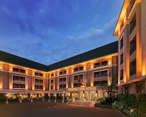 Exterior - The Beverly Hotel Pattaya (Pattaya)