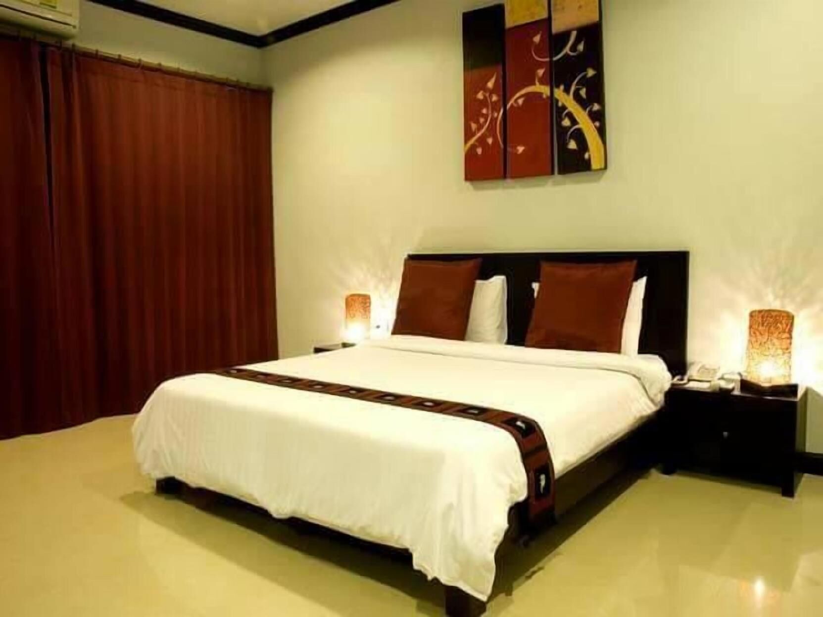 Minibar, in-room safe, desk, blackout drapes