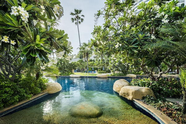 2 piscinas al aire libre