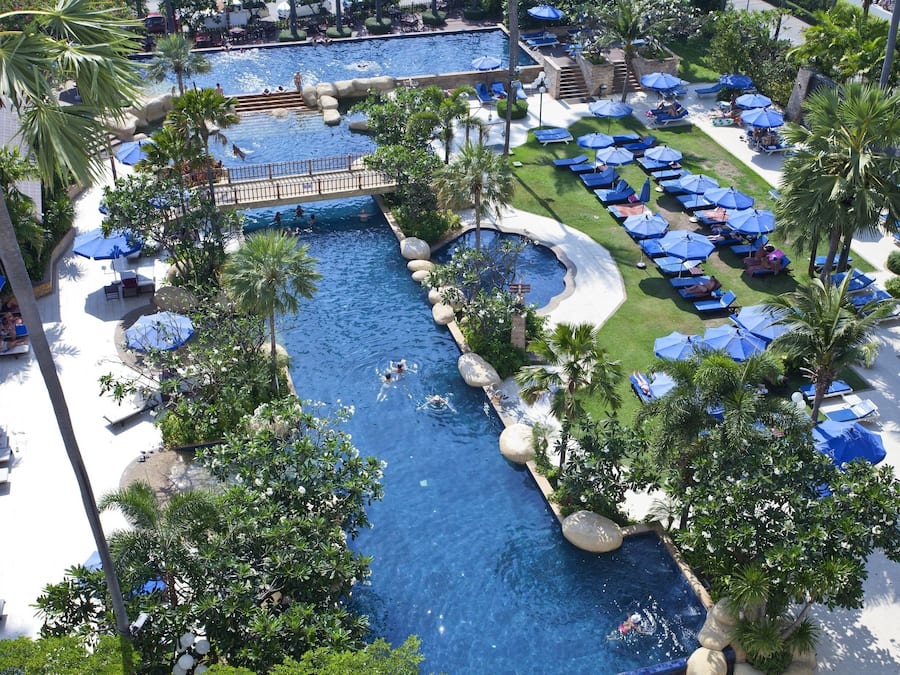 2 piscinas externas
