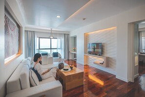 Honeymoon Suite Sea View Main Wing | Living area