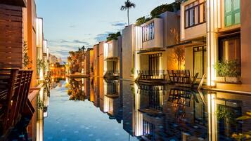 Pool Access LaZzzzz Suite | Exterior