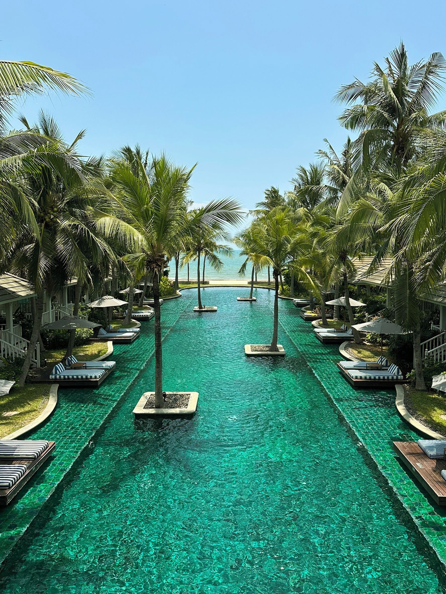 Pool Village | Minibar, in-room safe, desk, soundproofing