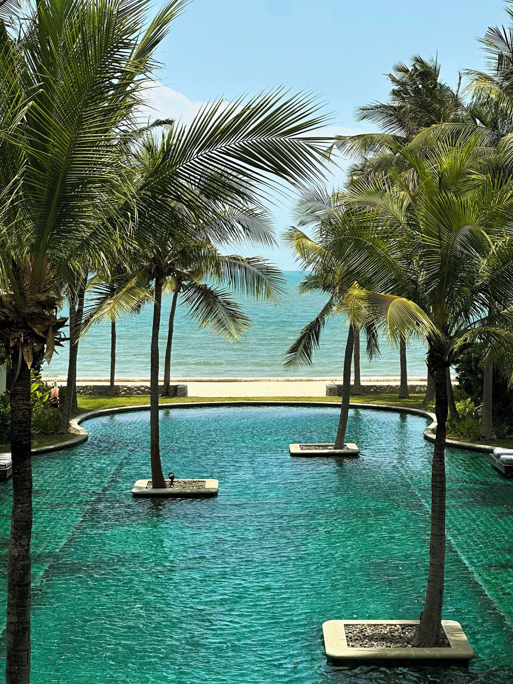 Pool Village | Minibar, in-room safe, desk, soundproofing