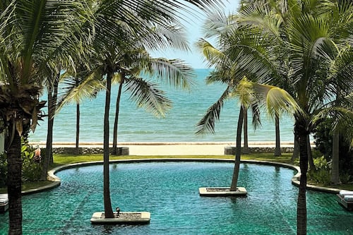 Pool Village | Minibar, Zimmersafe, Schreibtisch, schallisolierte Zimmer