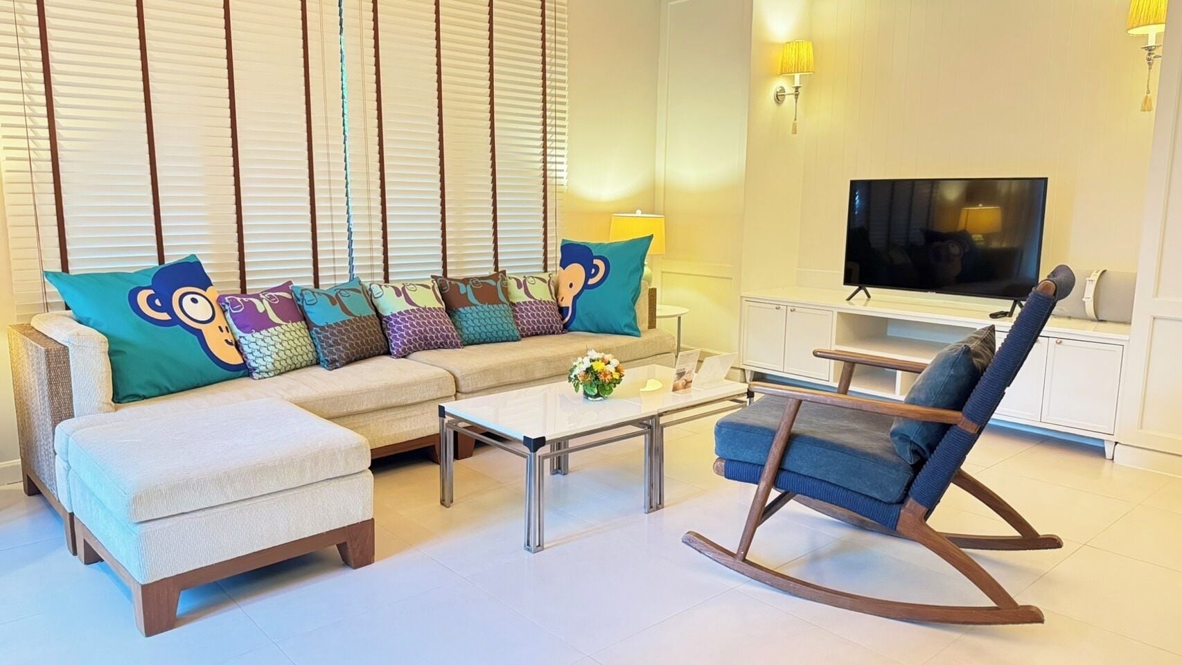 north/south rest pavilion | living area | 43-inch lcd tv with cable channels