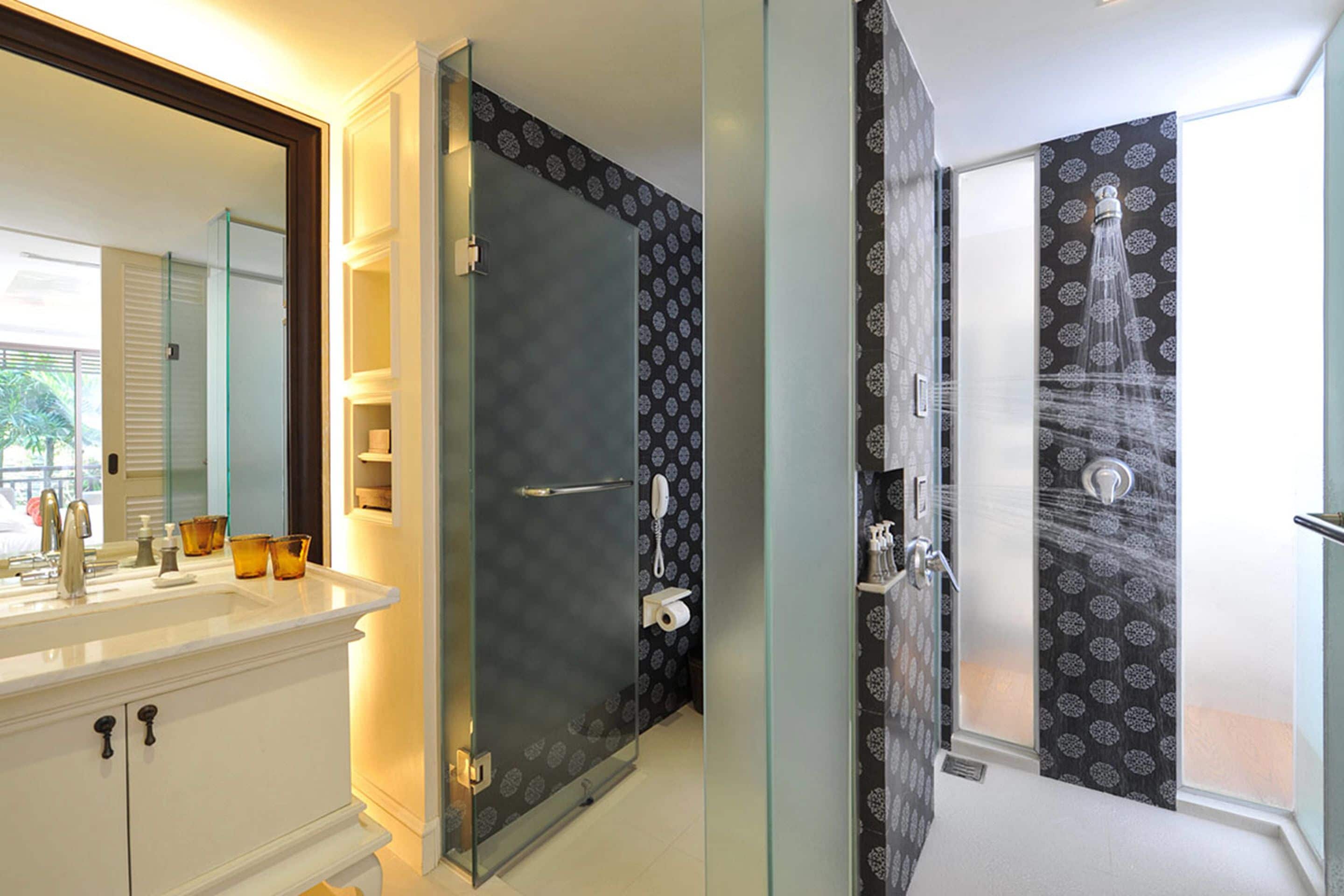 rest green | bathroom | designer toiletries, hair dryer, bathrobes, towels