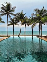 2 piscinas al aire libre