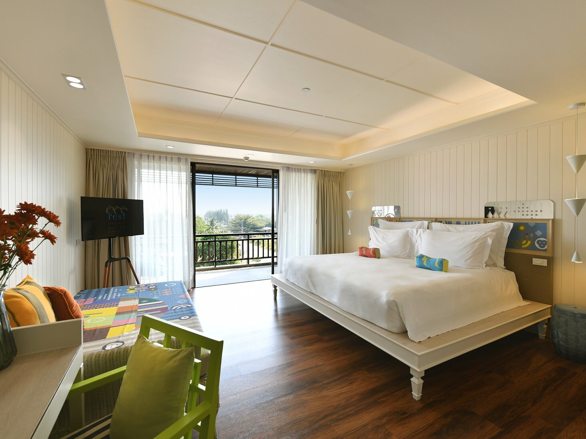 Rest Vibe | Minibar, caja de seguridad en la habitación y escritorio 