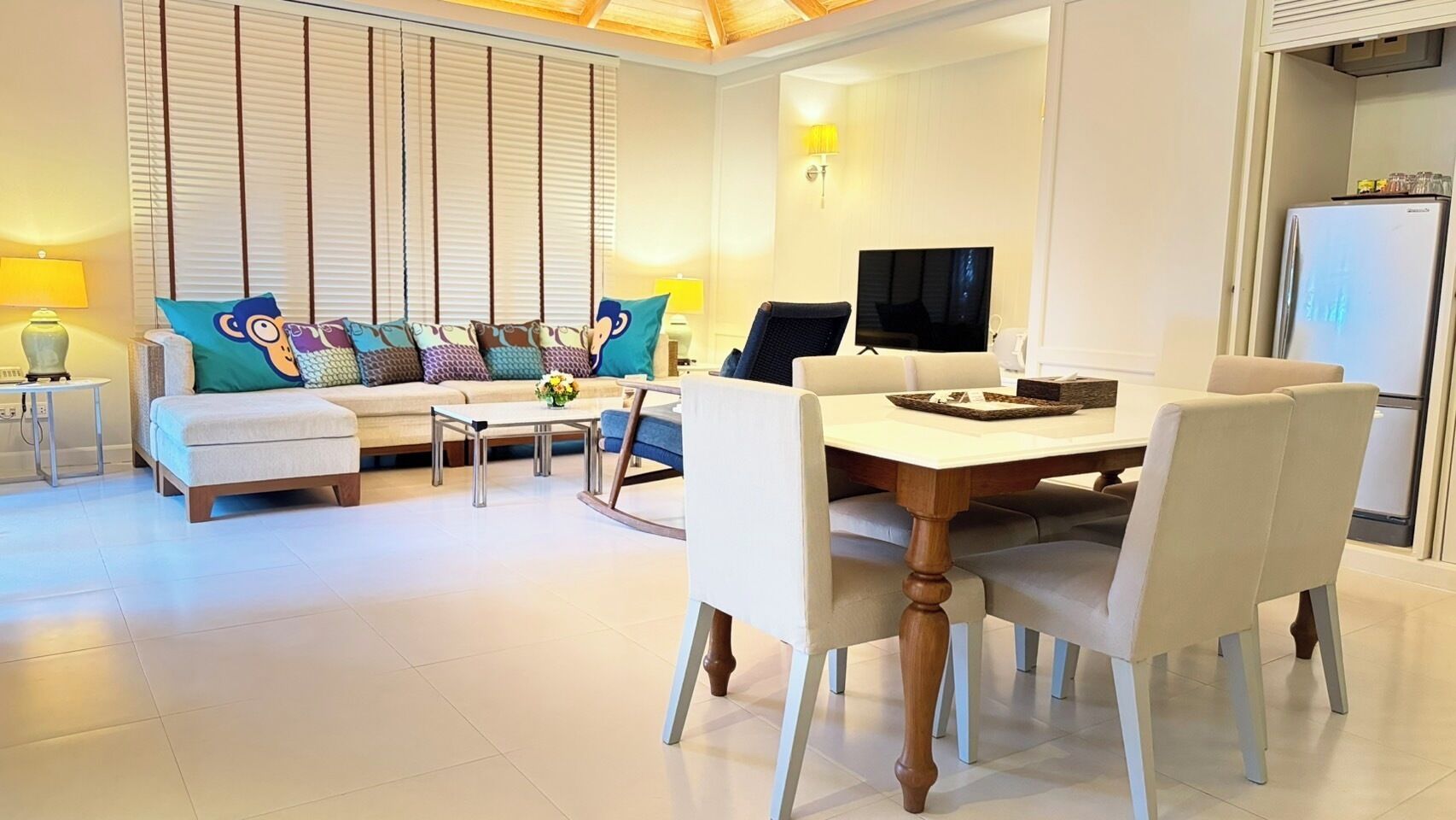 North/south Rest Pavilion | Coin séjour